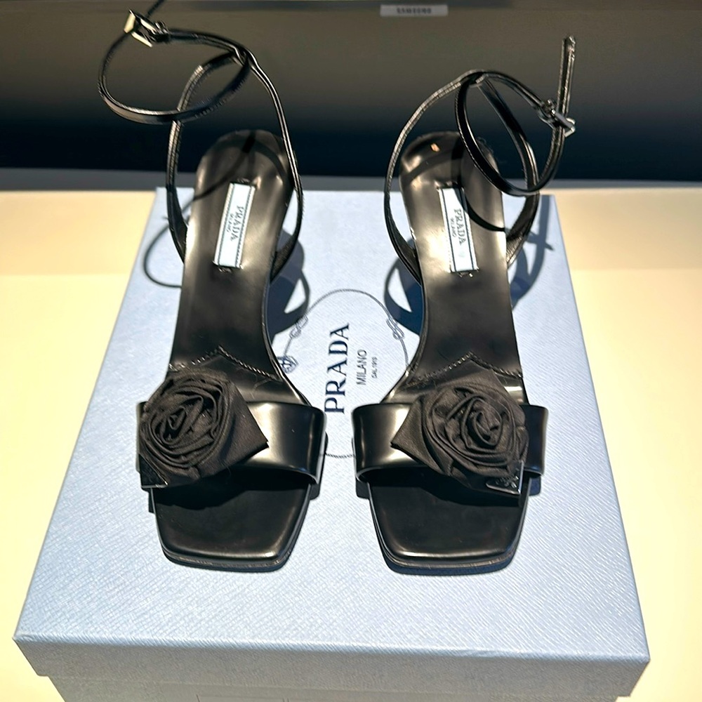 BRAND NEW never worn Prada flower detail sandals, size 6 1/2!